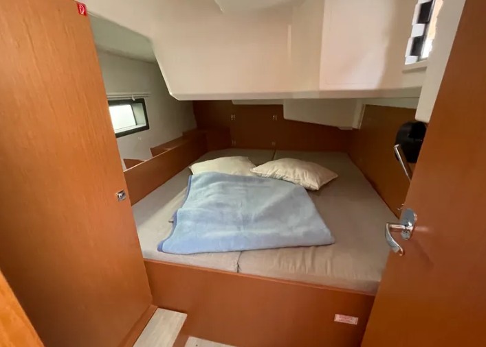 Bavaria C42 (3 cab.) — photo 8