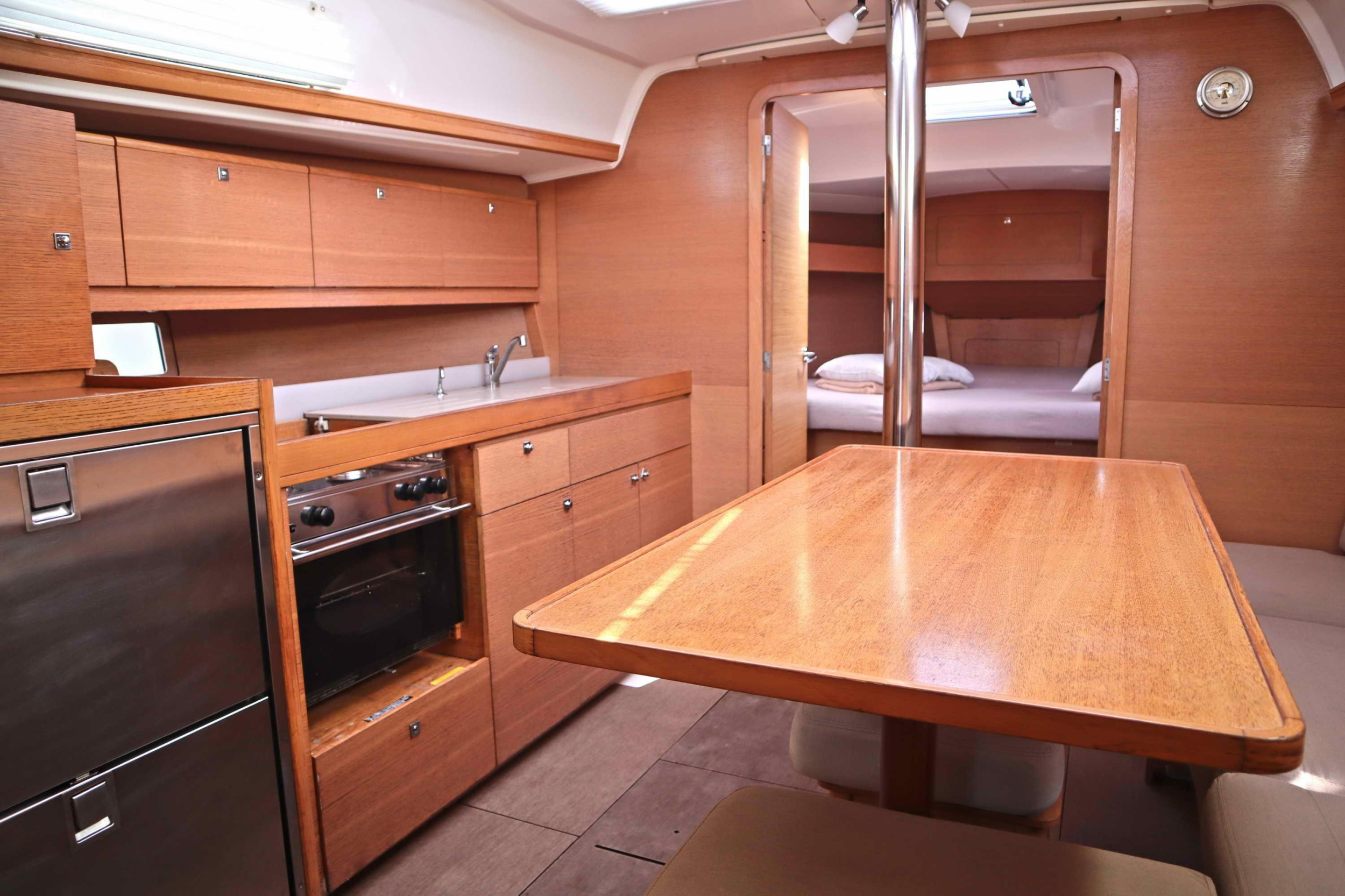 Dufour 382 GL (3 cab.) — photo 6