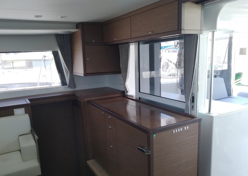 Lagoon 450 Fly — photo 5