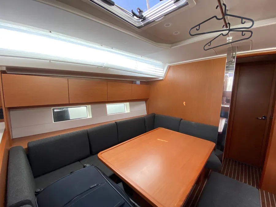 Bavaria C45 Holiday (5 cab.) — photo 8