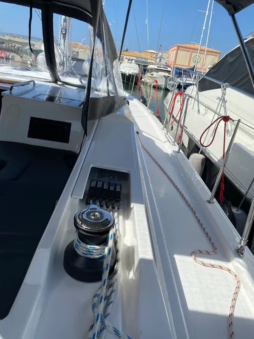 Bavaria C45 Holiday (5 cab.) — photo 12