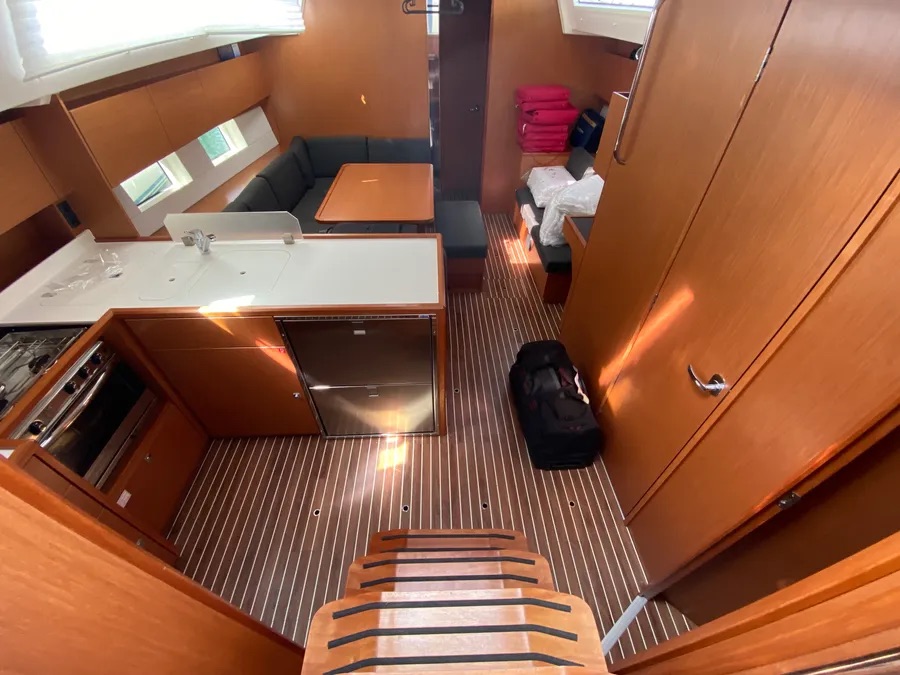 Bavaria C45 Holiday (5 cab.) — photo 4