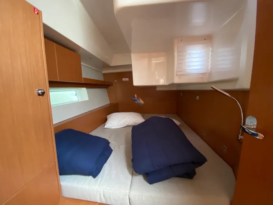 Bavaria C45 Holiday (5 cab.) — photo 19