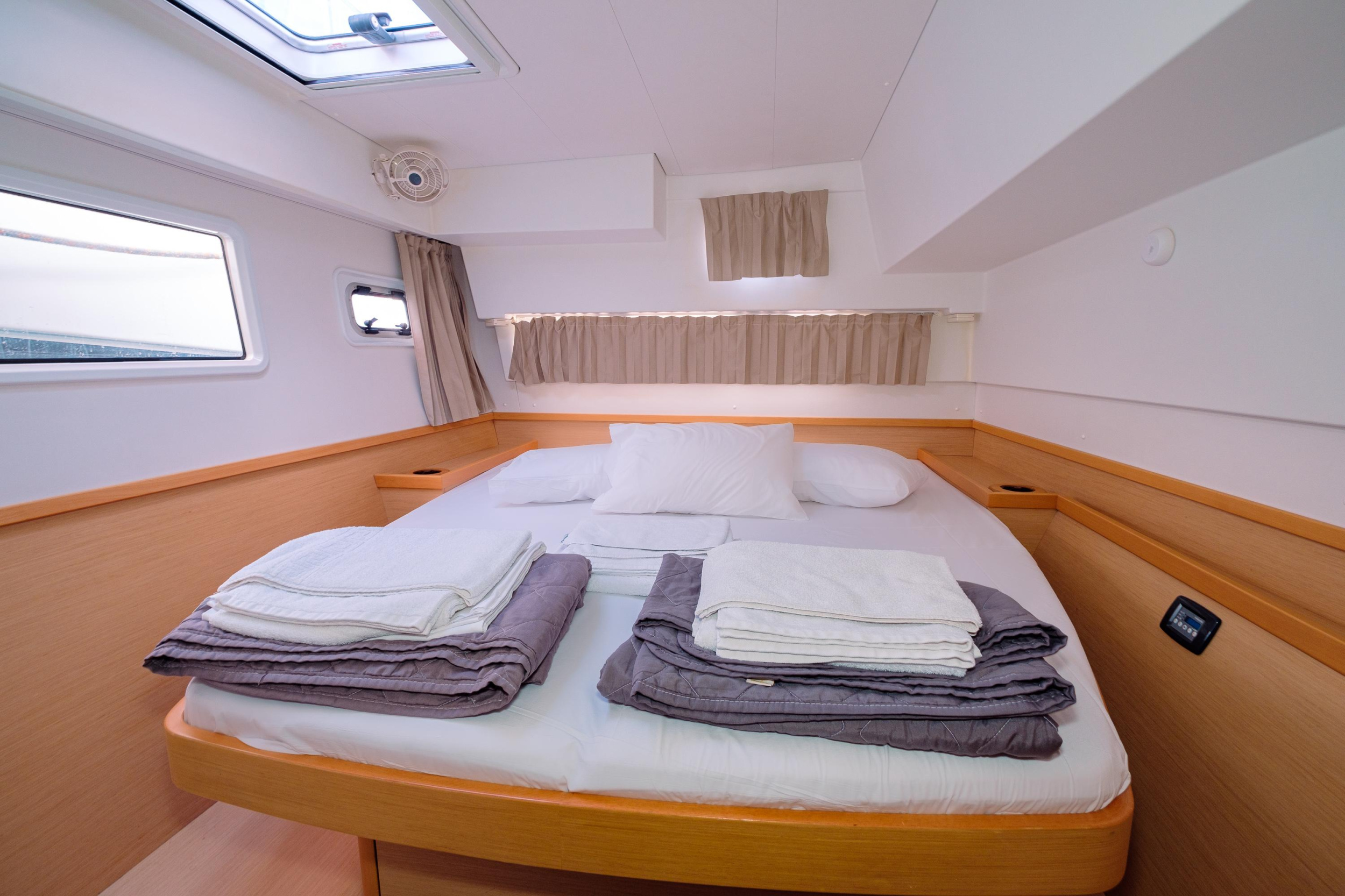 Lagoon 42 & GEN — photo 2