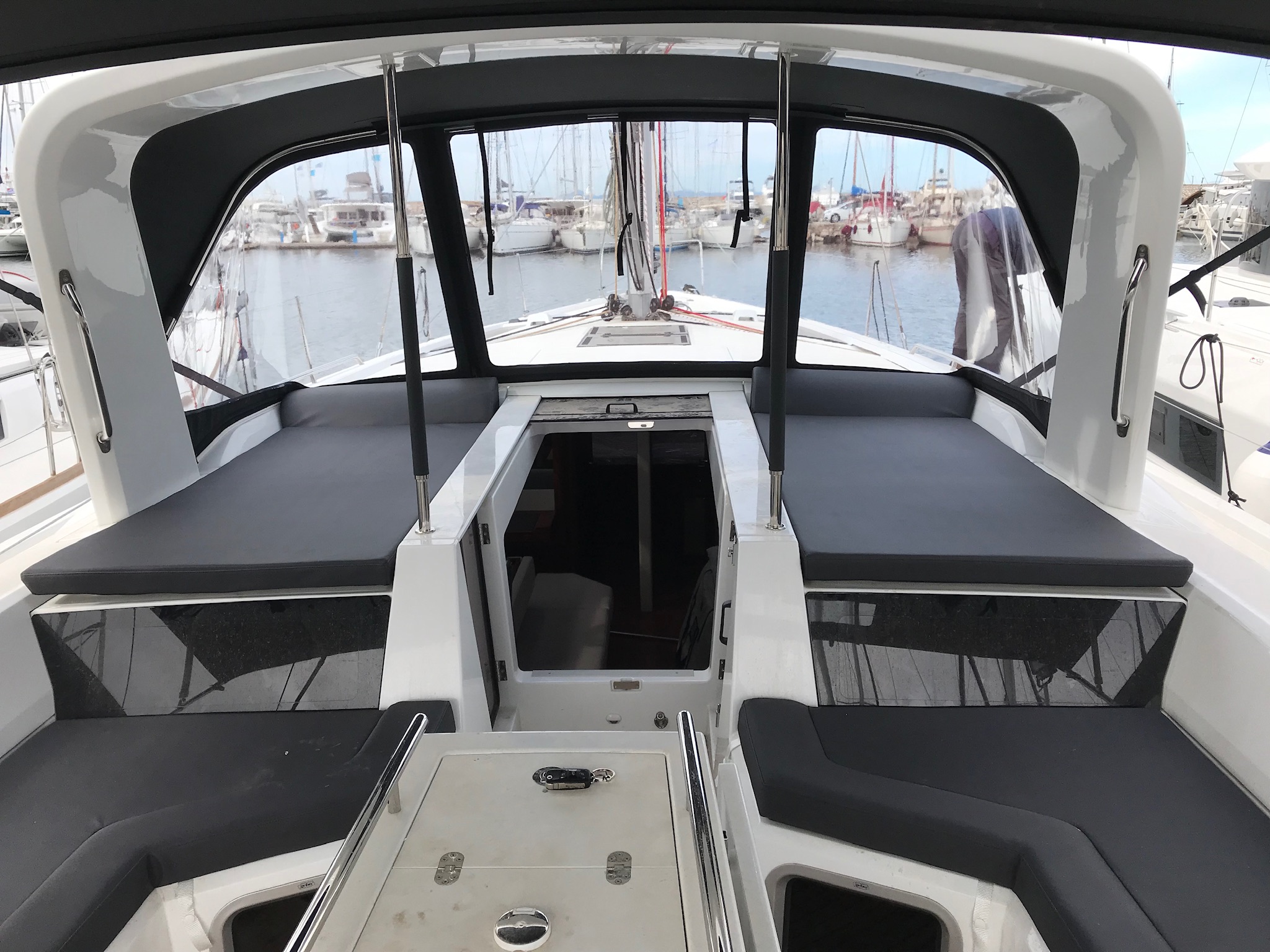 Oceanis 51.1 — photo 17