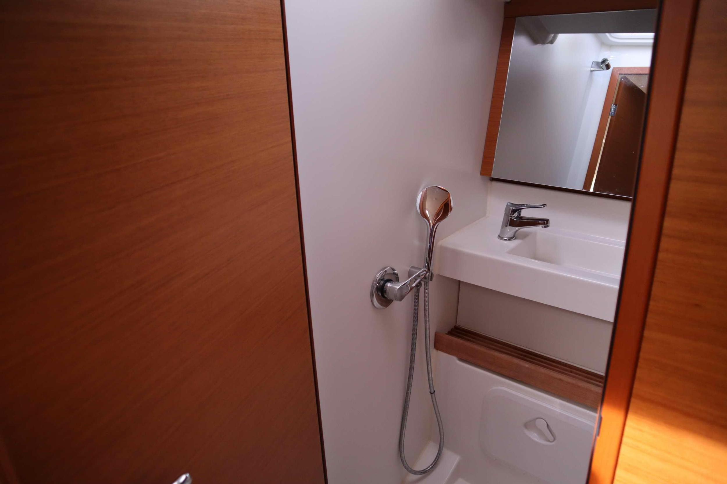 Sun Odyssey 440 (4 cab.) — photo 26