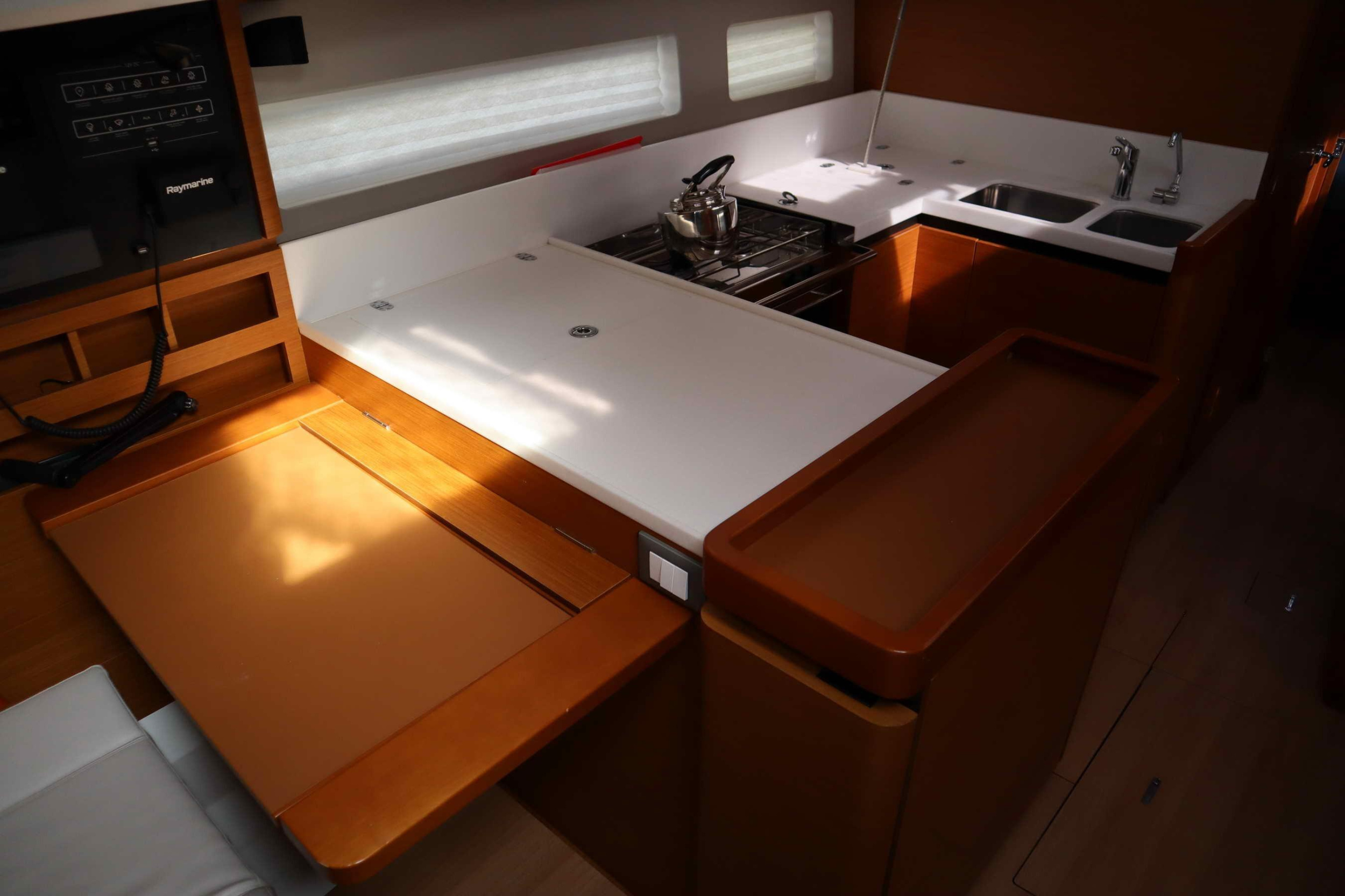Sun Odyssey 440 (4 cab.) — photo 10