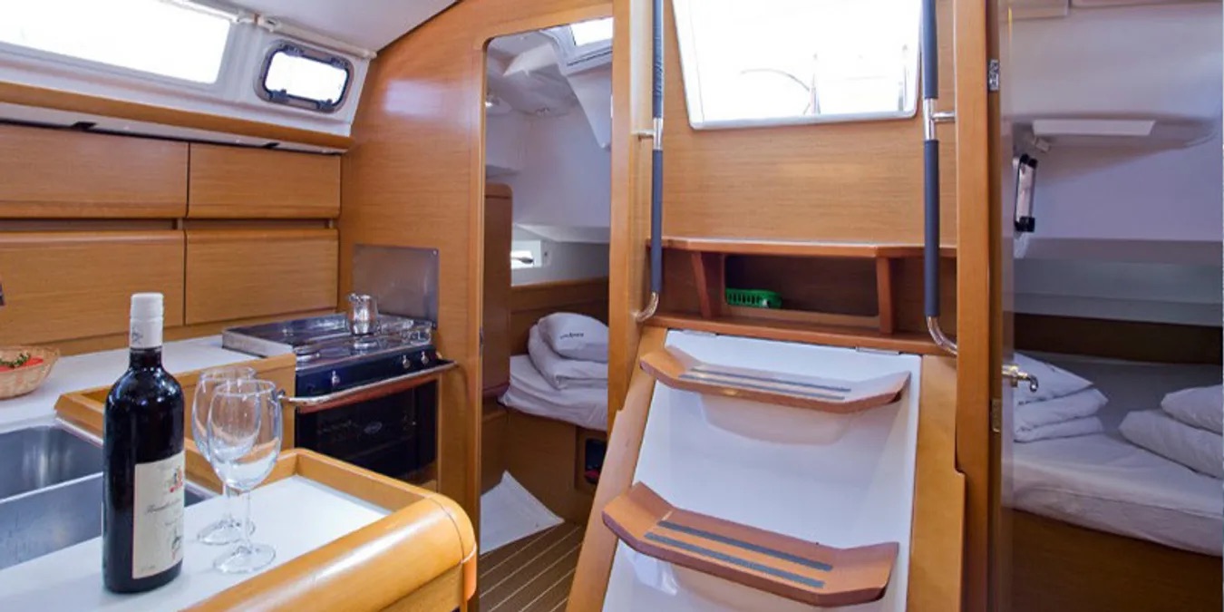 Sun Odyssey 409 (3 cab.) — photo 7
