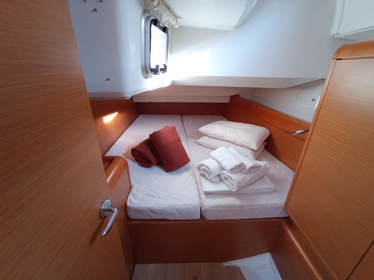 Sun Odyssey 379 (3 cab.) — photo 5