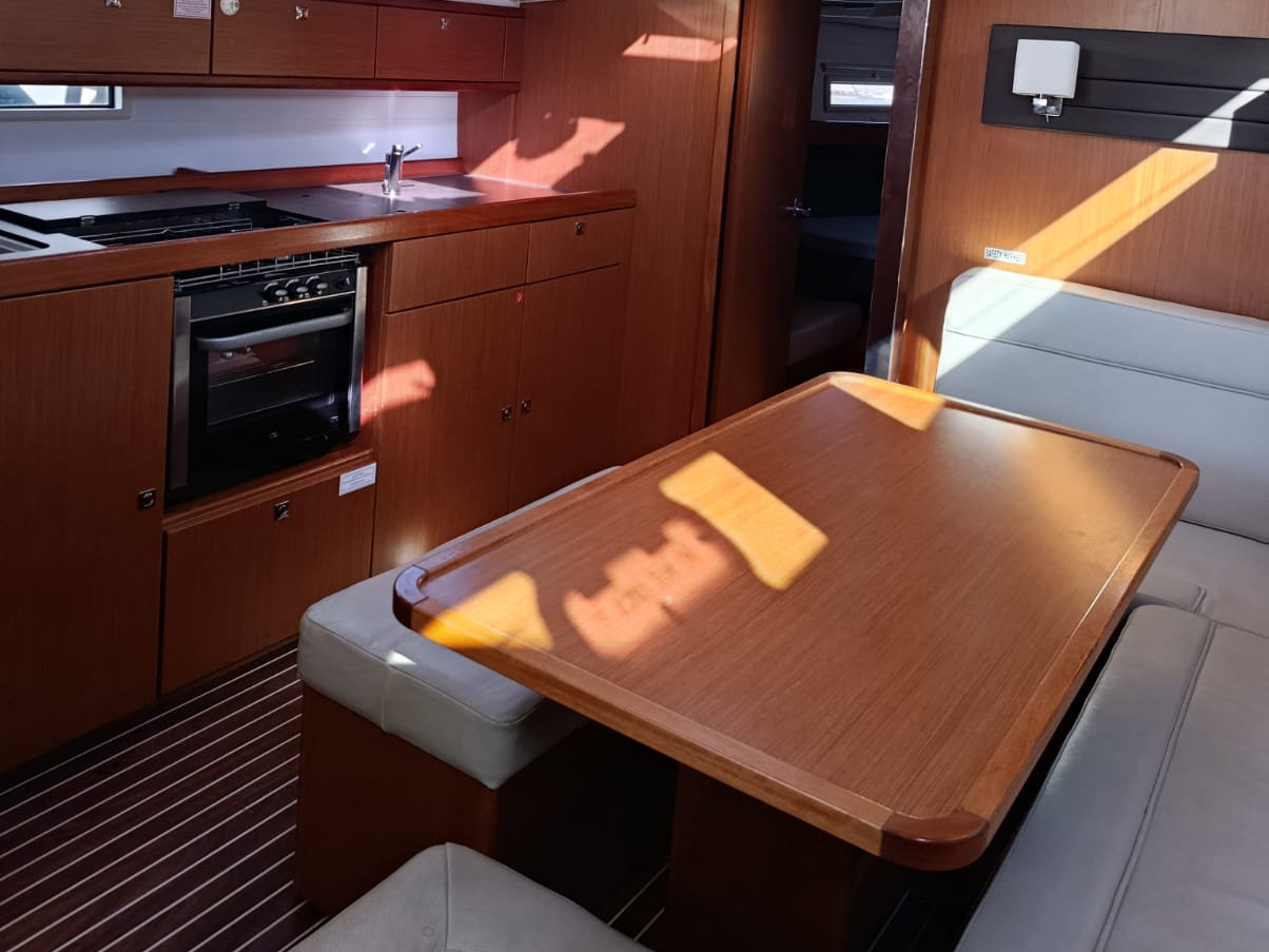 Bavaria 41 Cruiser — photo 35