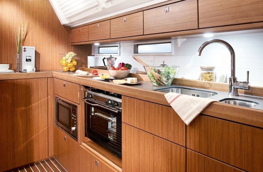 Bavaria Cruiser 46 (4 cab.) — photo 4