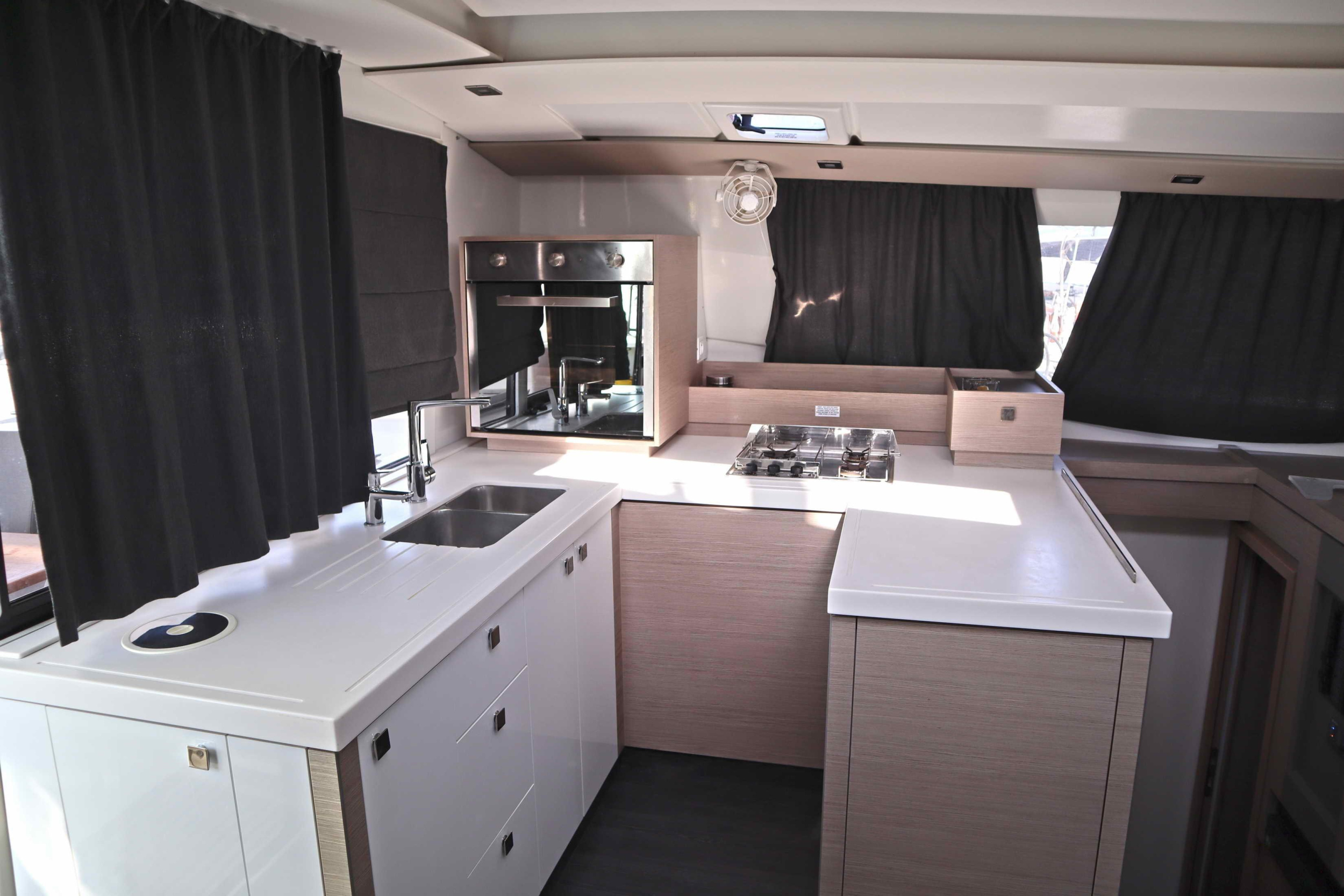 Astréa 42 Maestro (5 cab.) — photo 3