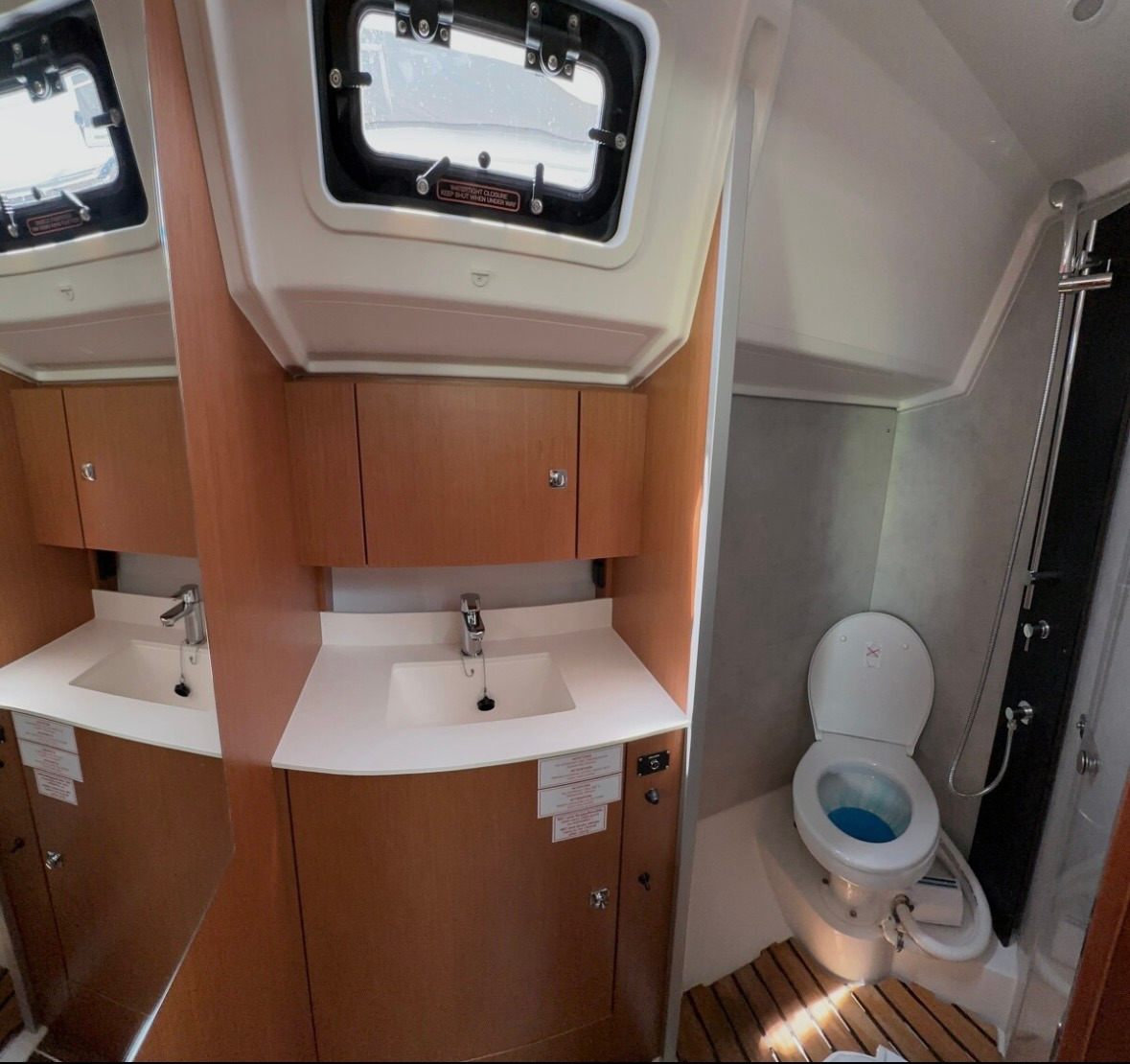 Bavaria C42 (3 cab.) — photo 8