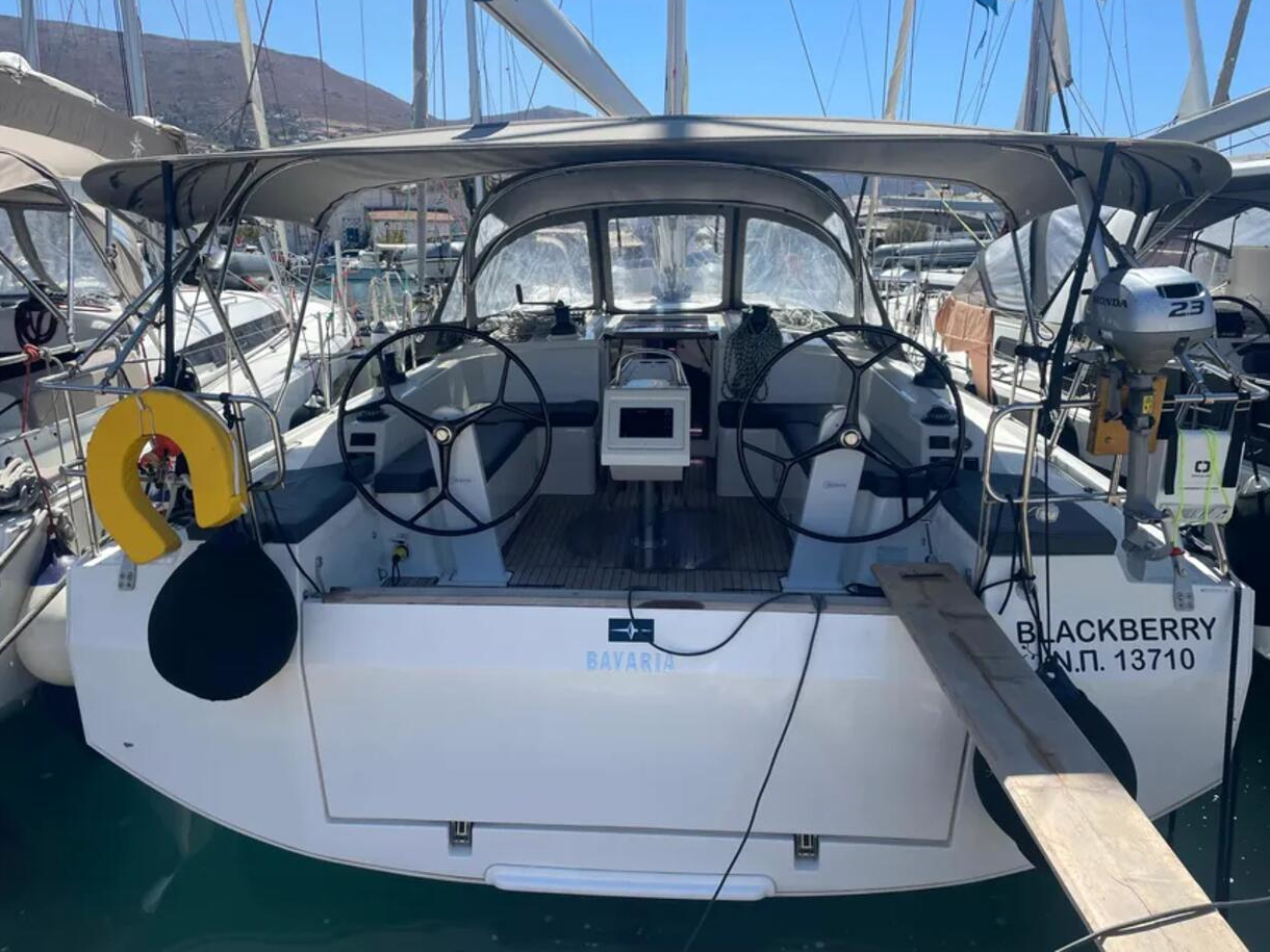 Bavaria C42 (3 cab.) — photo 9