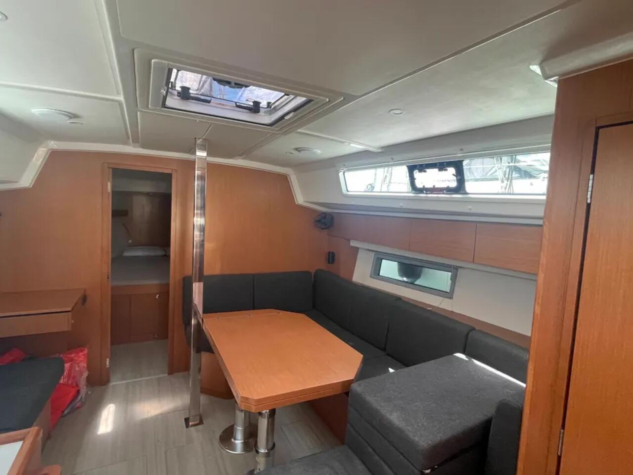Bavaria C42 (3 cab.) — photo 8