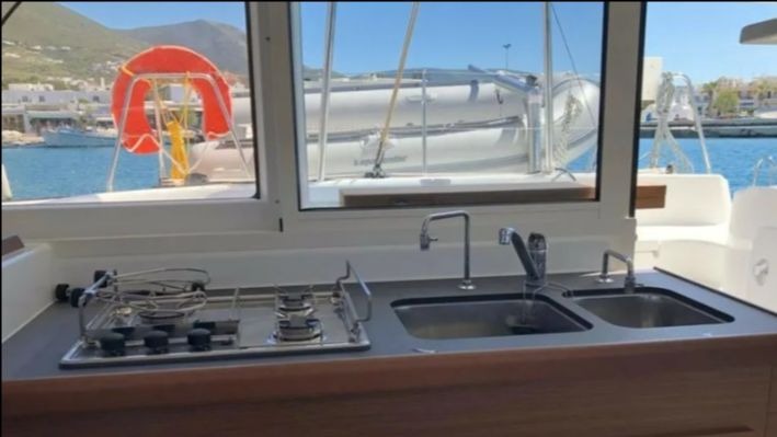 Lagoon 380 (4 cab.) — photo 12