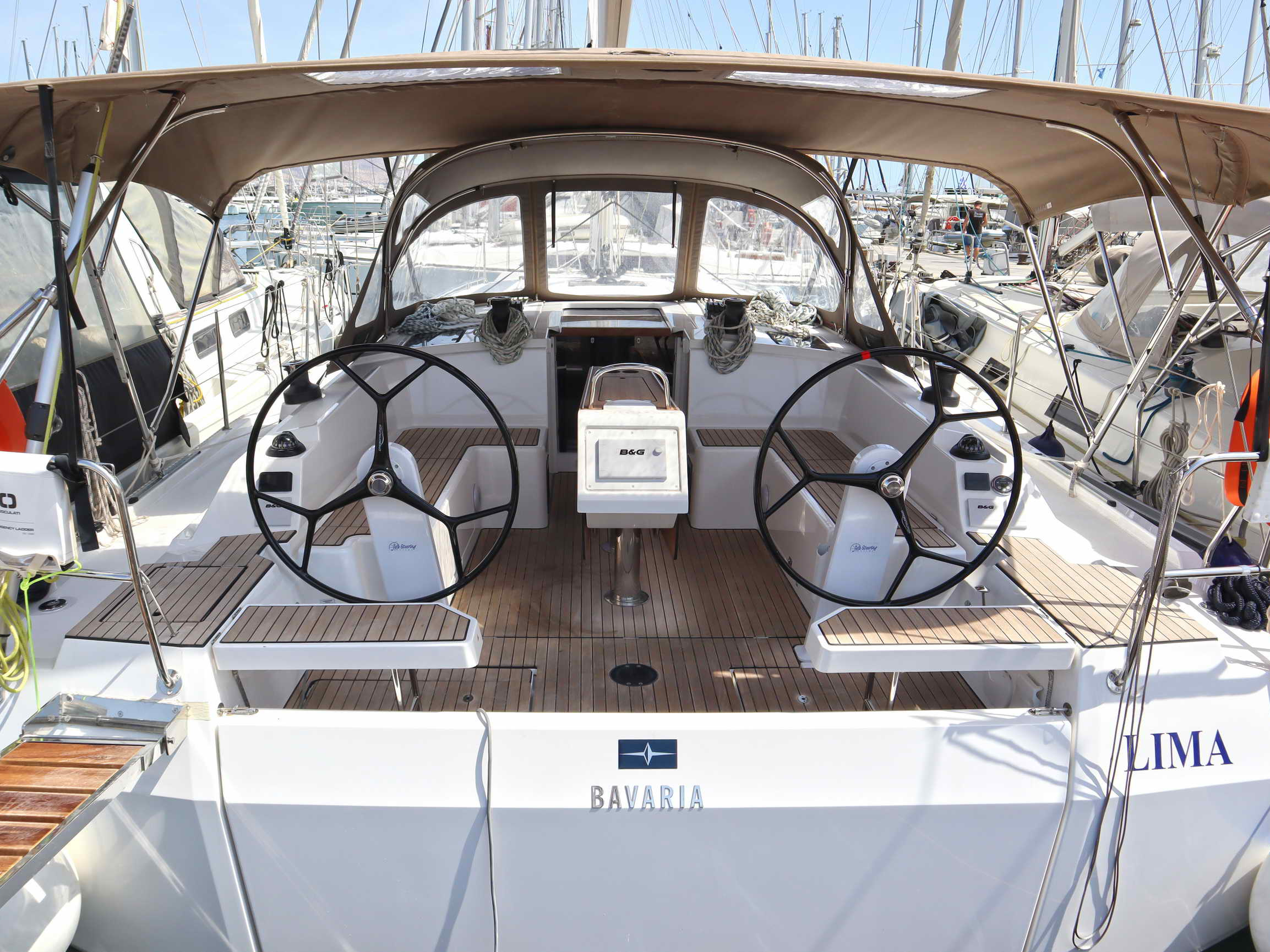 Bavaria C42 (3 cab.) — photo 1