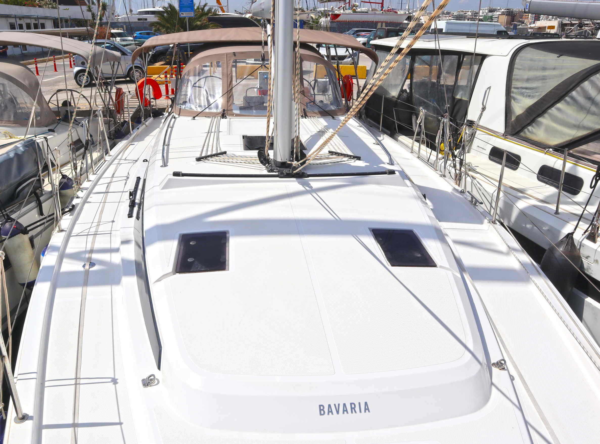 Bavaria C42 (3 cab.) — photo 12