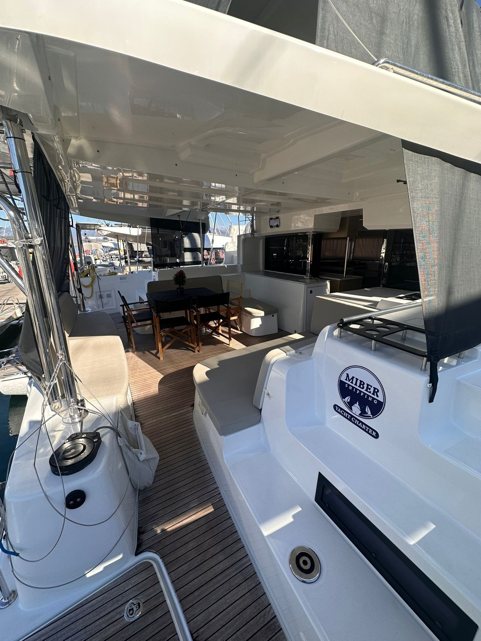Lagoon 46 — photo 22