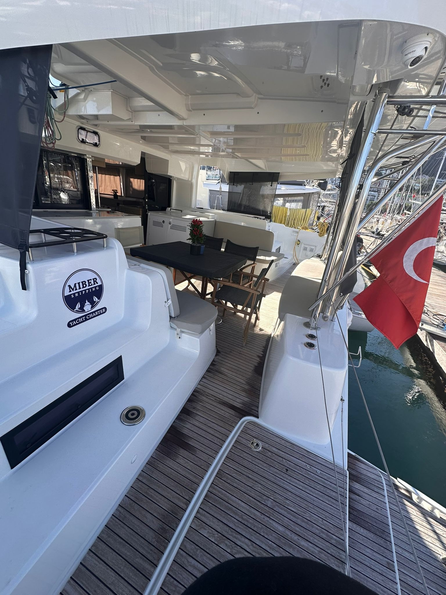 Lagoon 46 — photo 27