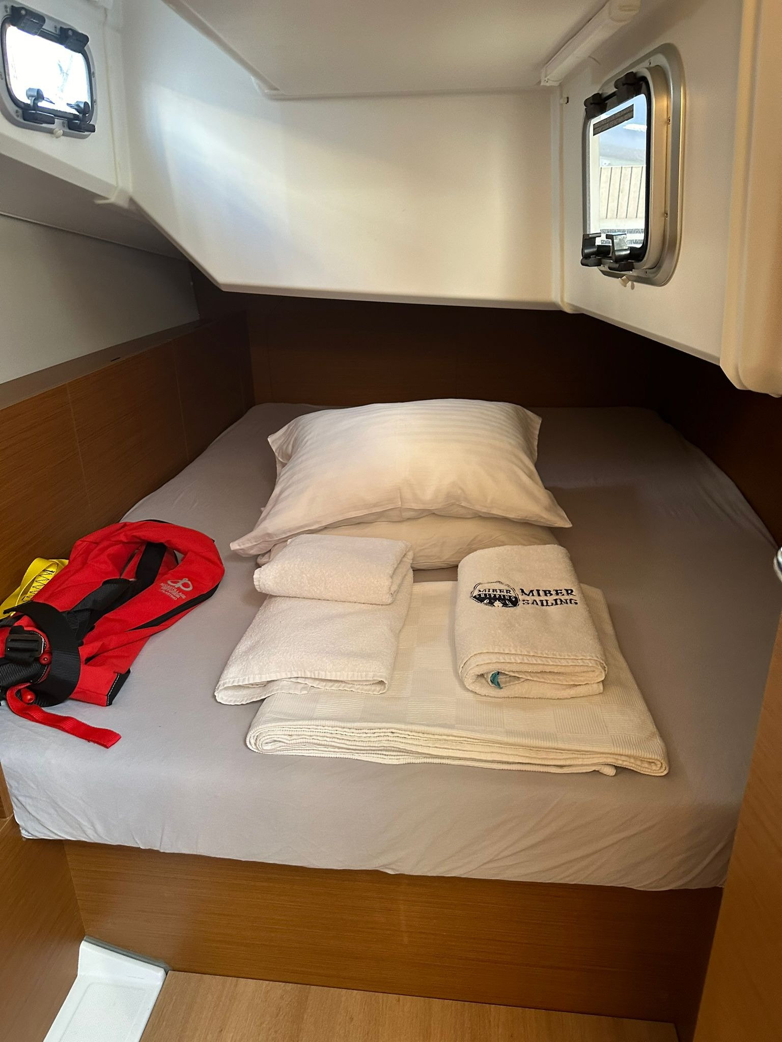 Sun Odyssey 380 — photo 3
