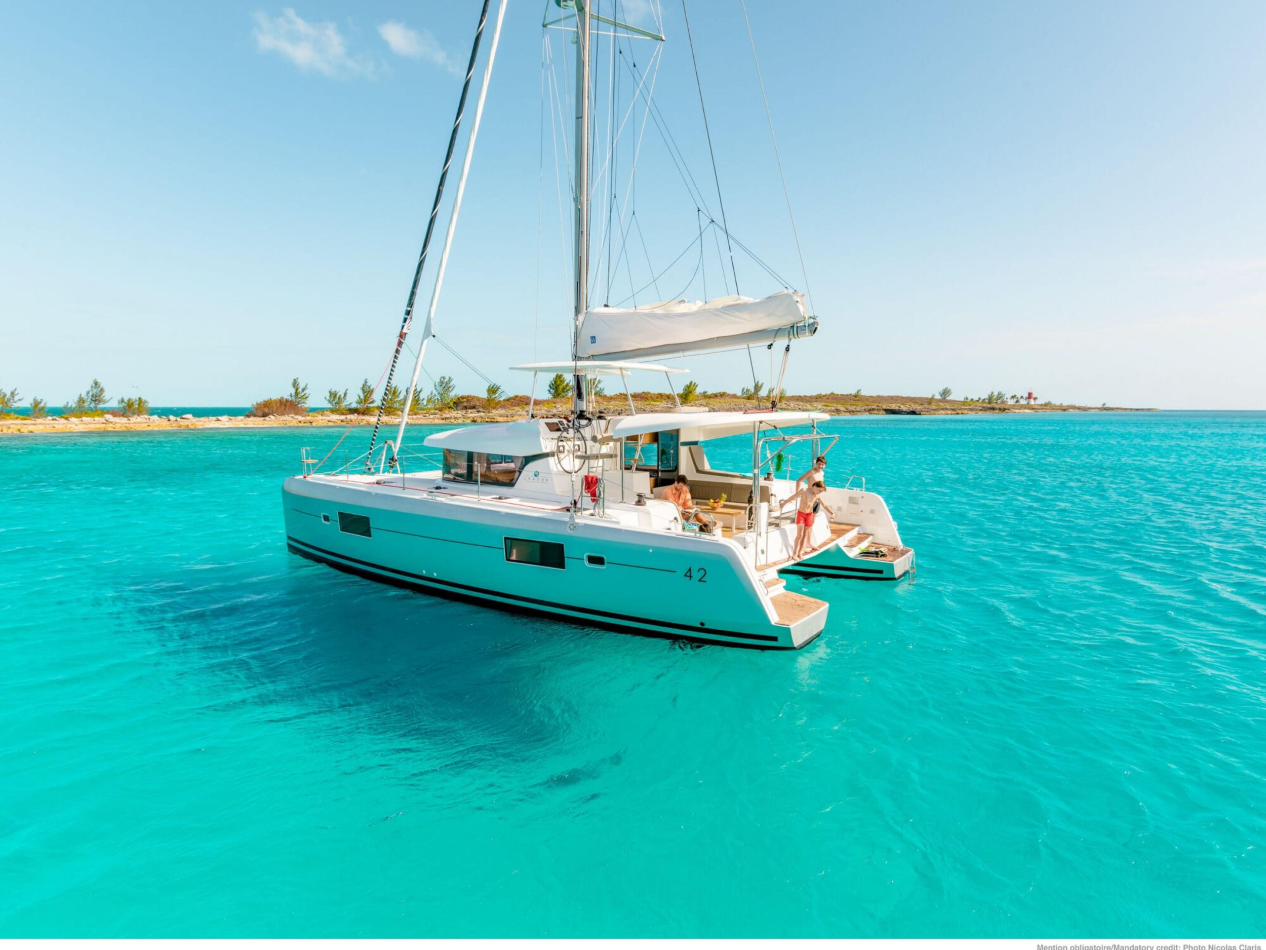 Lagoon 42 (6 cab.) — photo 1