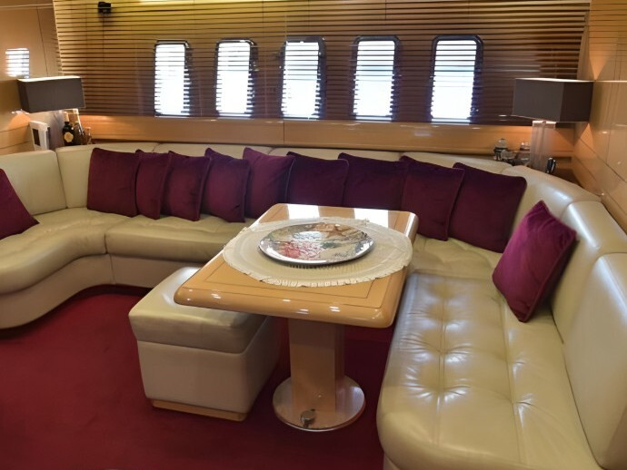 Mangusta 72 — photo 3