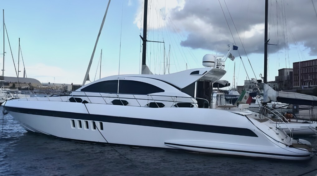 Mangusta 72 — photo 6