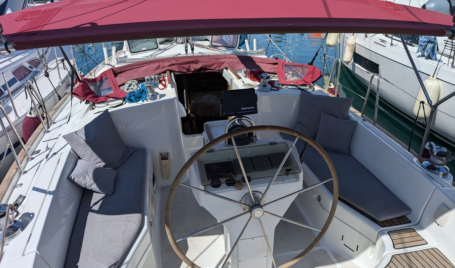 Oceanis Clipper 411 — photo 9