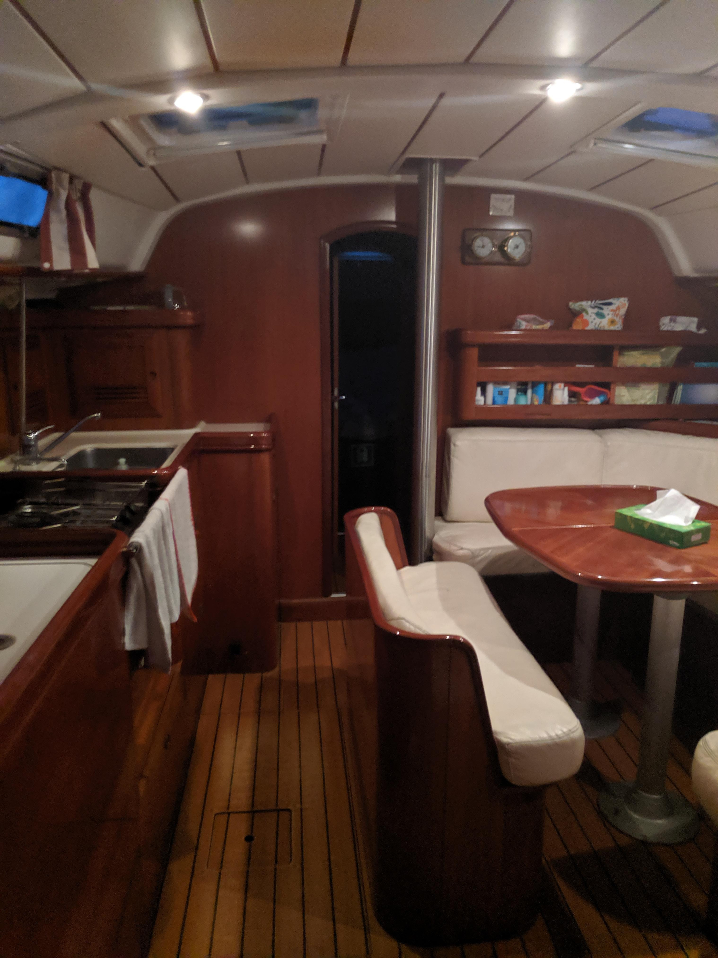 Oceanis Clipper 411 — photo 11