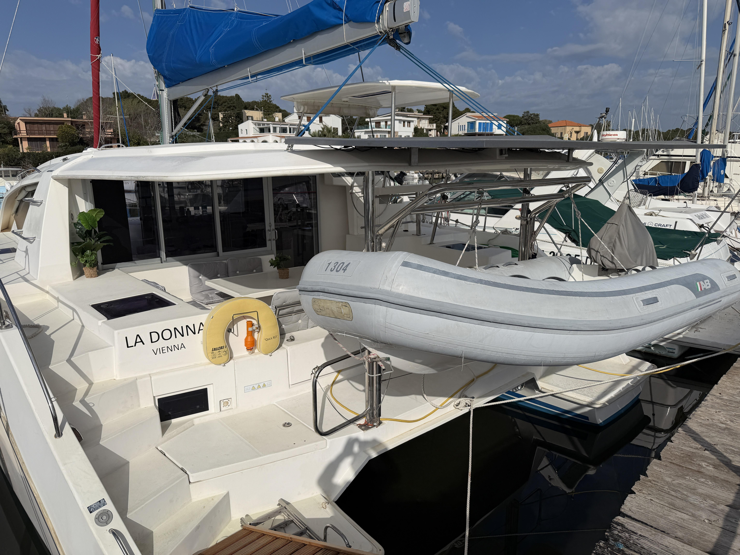 Leopard 40 — photo 17