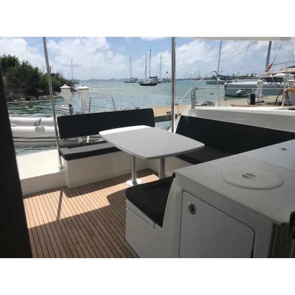 Lagoon 450 Fly — photo 18
