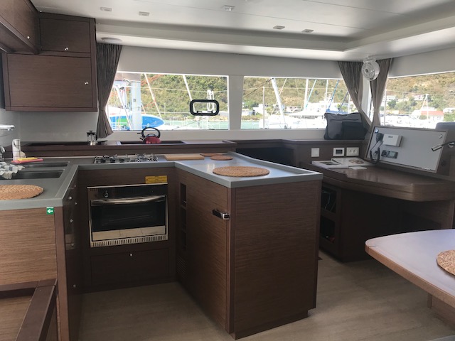 Lagoon 450 Fly — photo 7