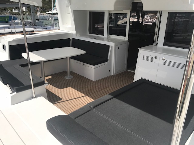 Lagoon 450 Fly — photo 9