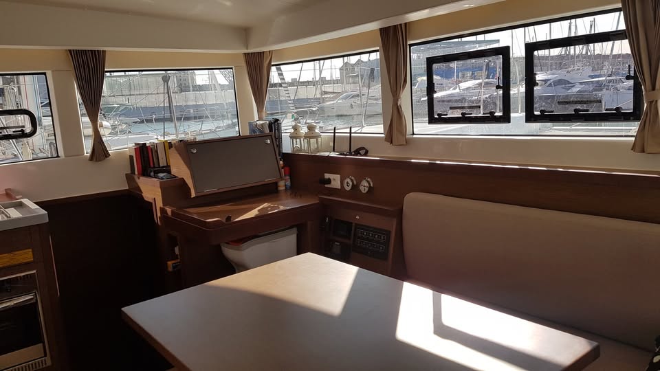 Lagoon 40 — photo 10
