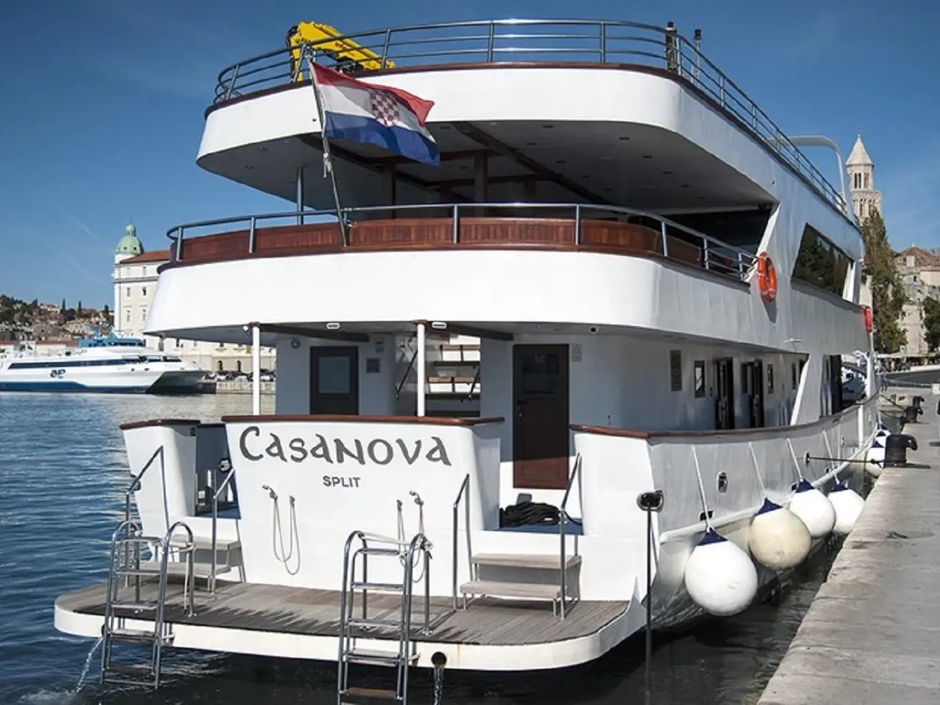 Motoryacht — photo 13