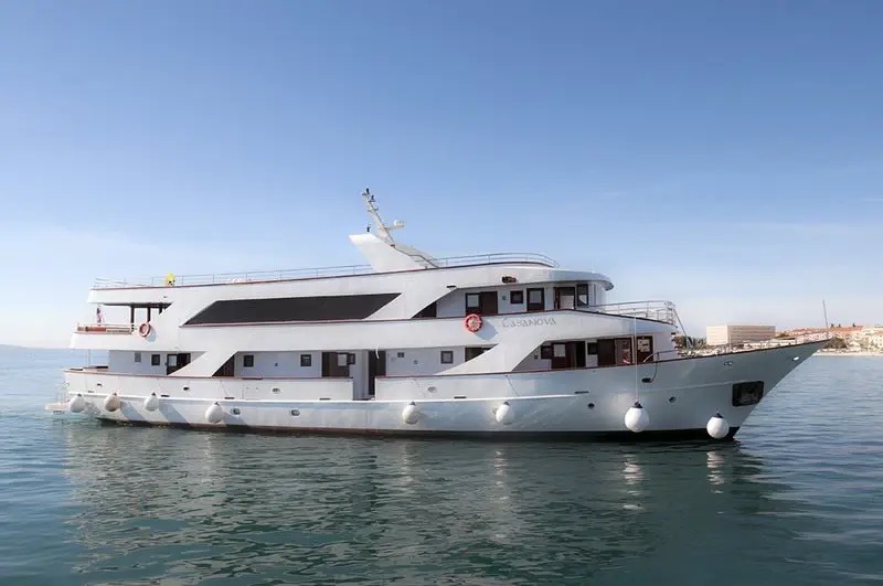 Motoryacht — photo 9