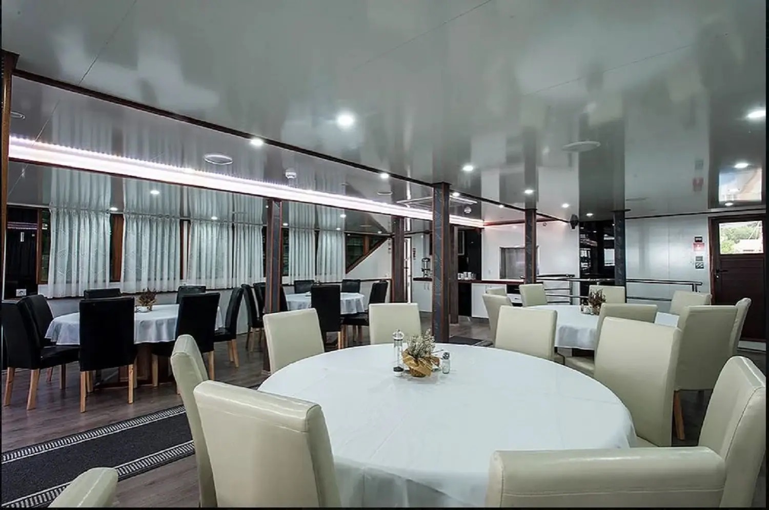 Motoryacht — photo 17
