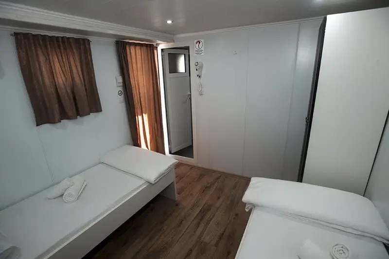 Motoryacht — photo 3