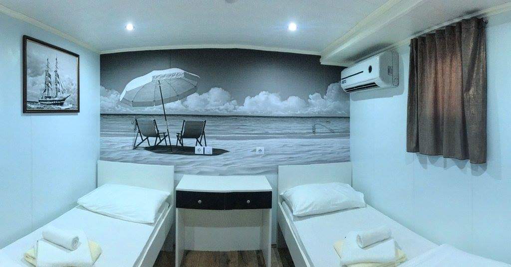 Motoryacht — photo 11