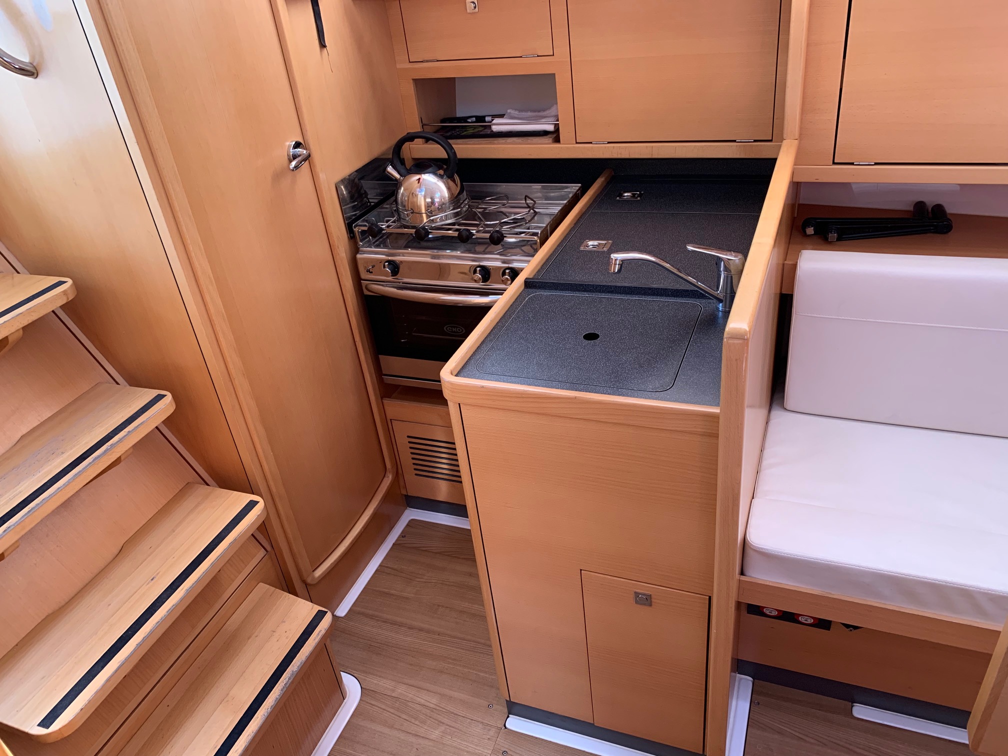 Sun Odyssey 319 — photo 4