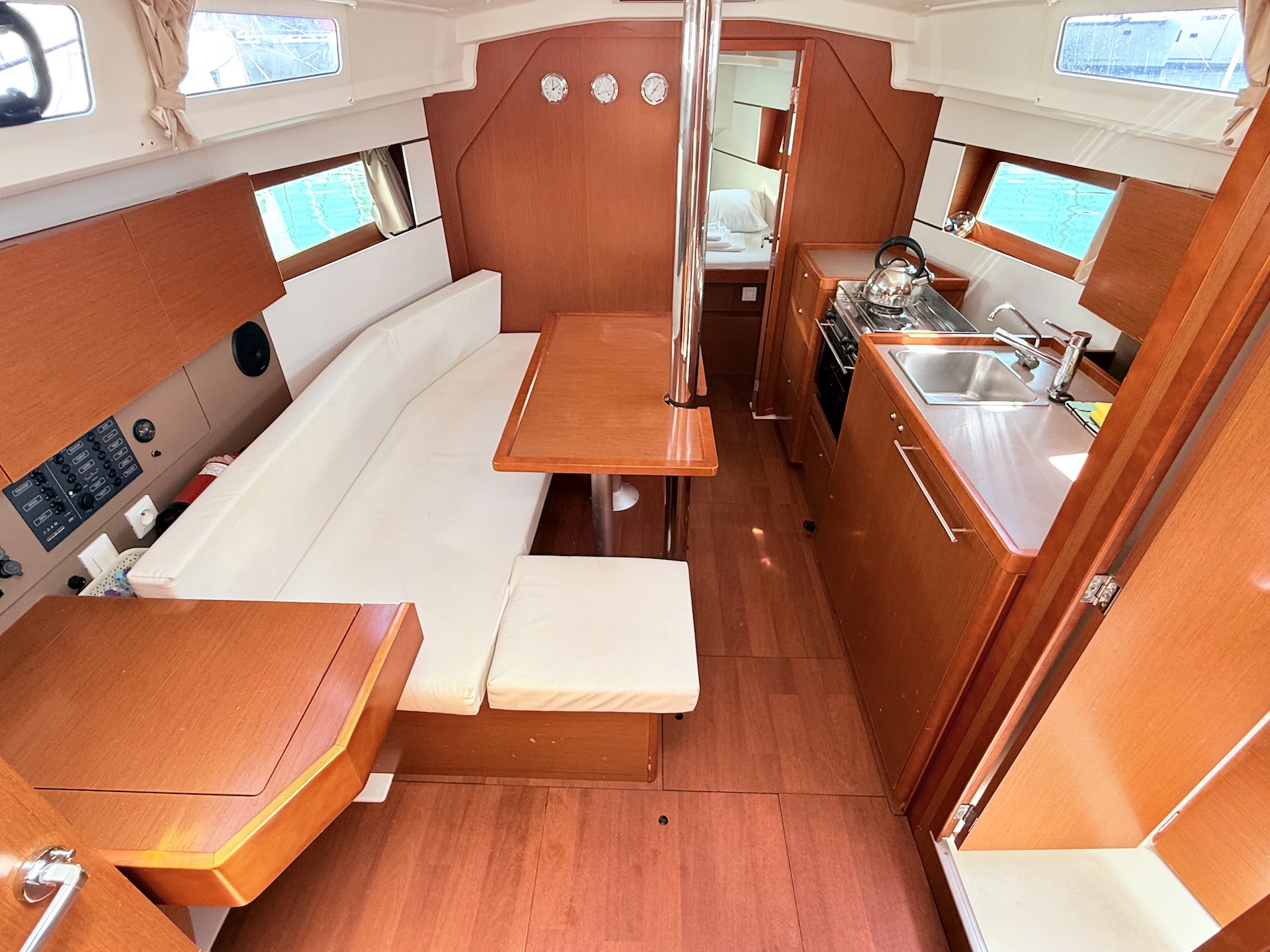 Oceanis 35 — photo 8