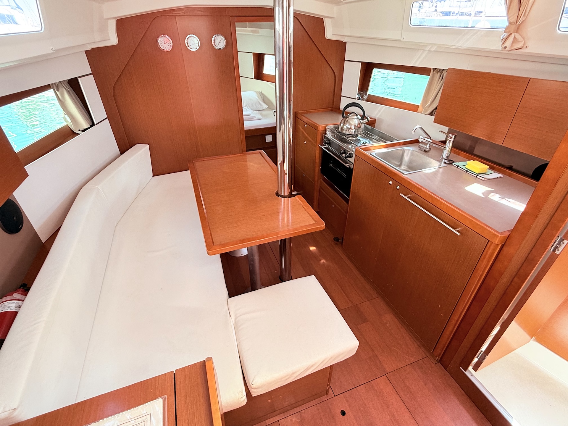 Oceanis 35 — photo 4