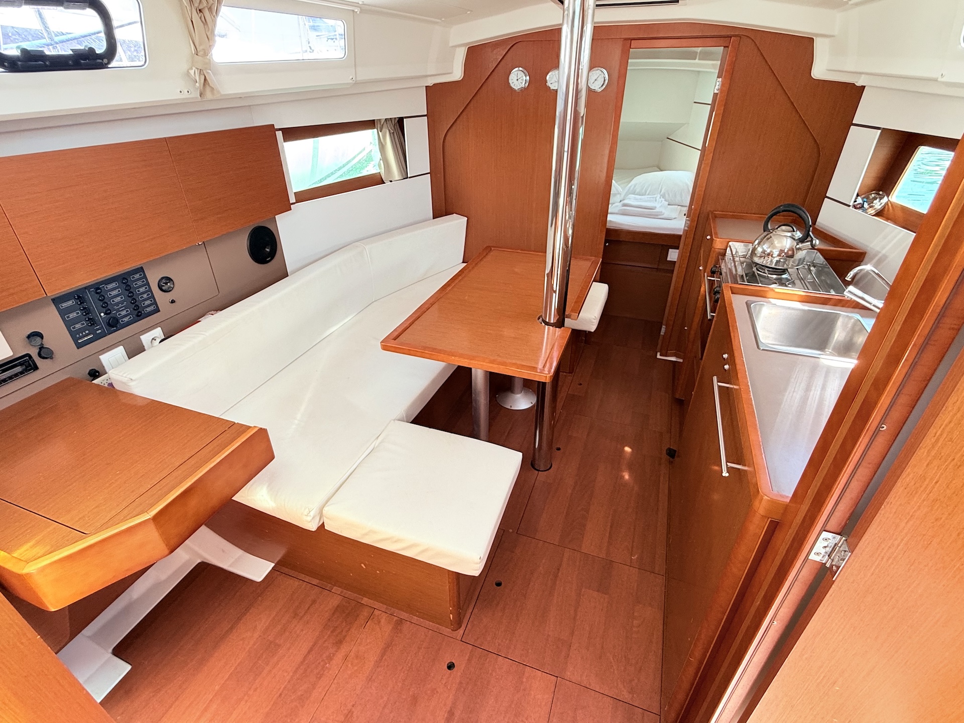 Oceanis 35 — photo 2