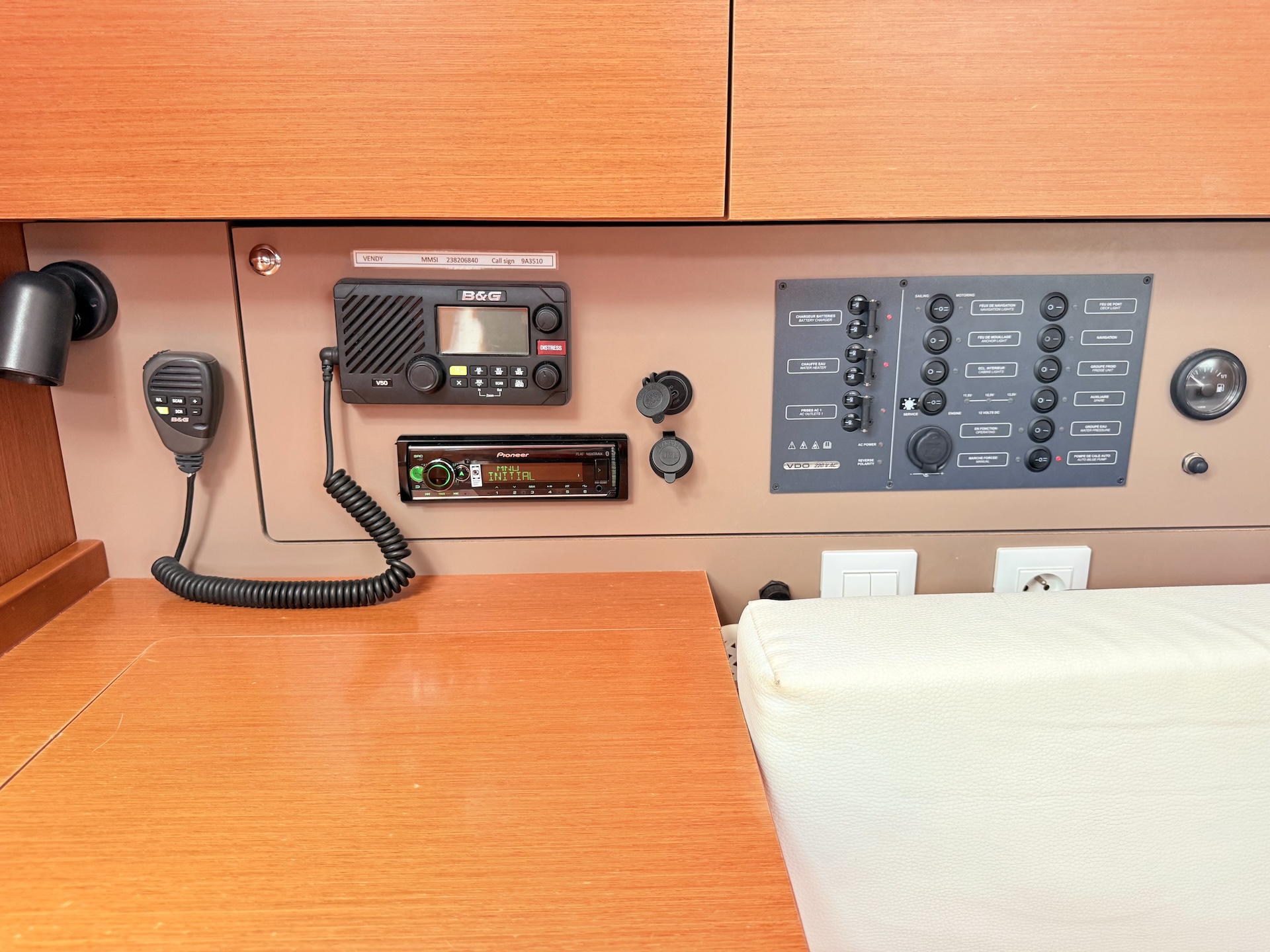 Oceanis 35 — photo 16