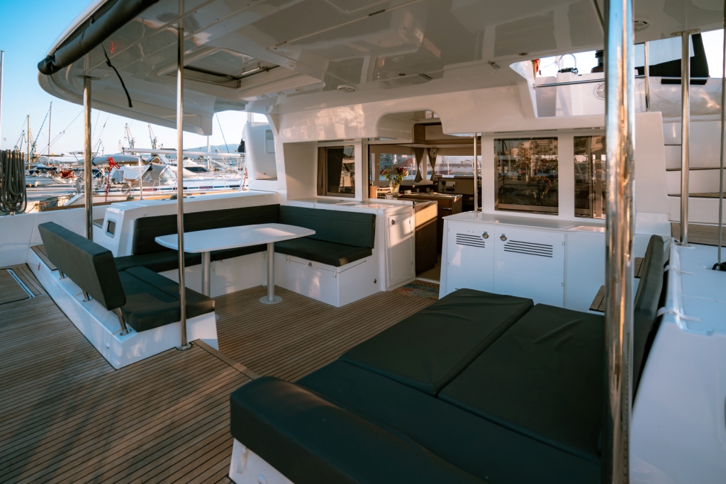 Lagoon 450 Fly — photo 5