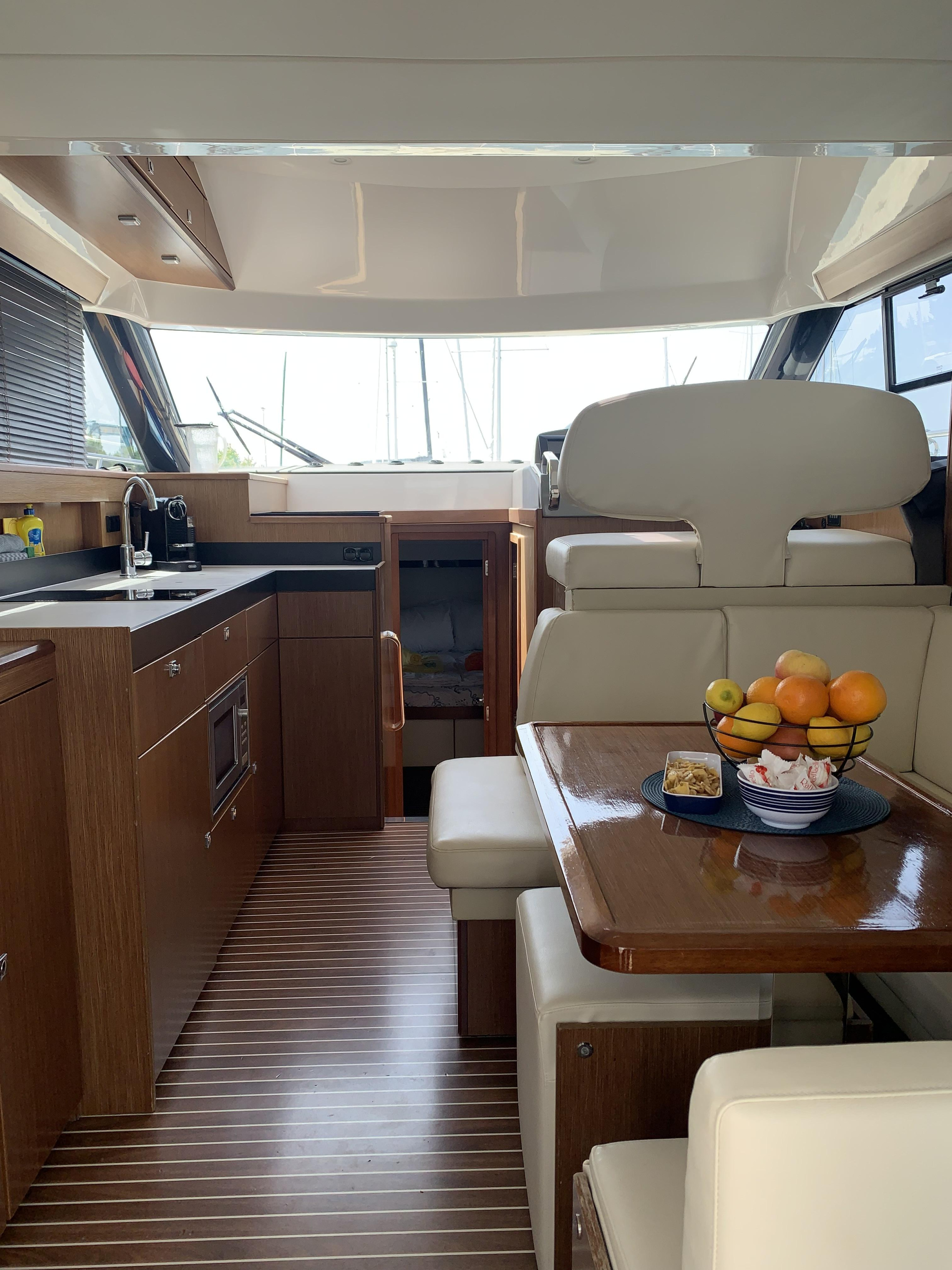 Bavaria Virtess 420 Fly — photo 7