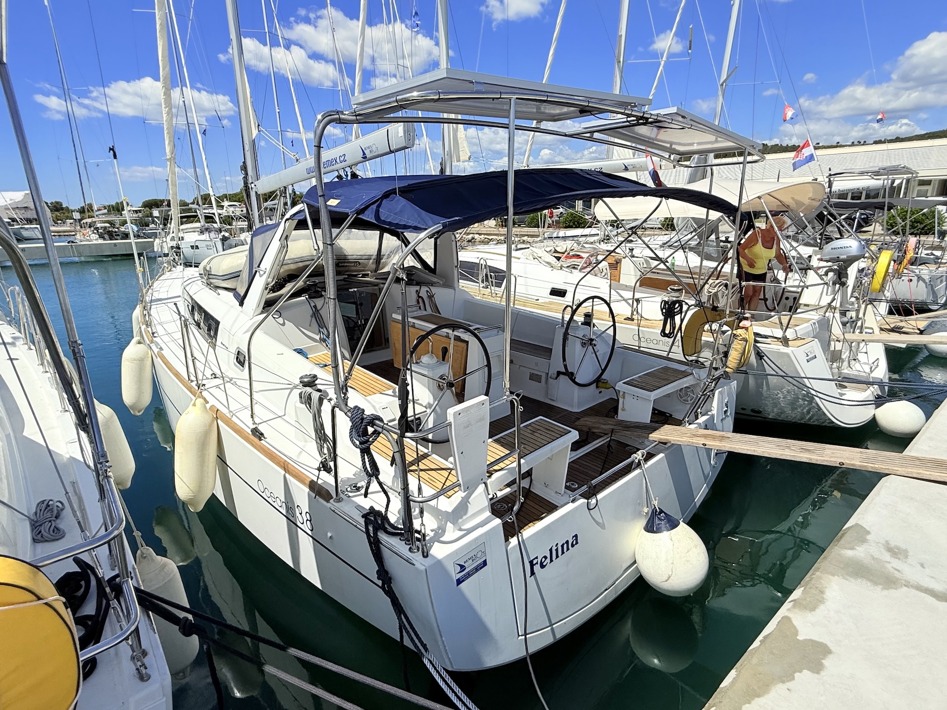 Oceanis 38 — photo 1