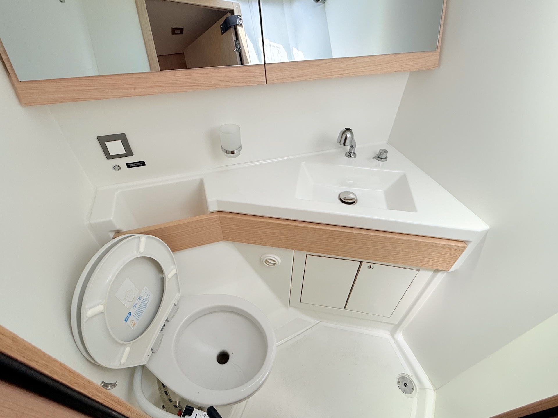 Oceanis 46.1 — photo 11
