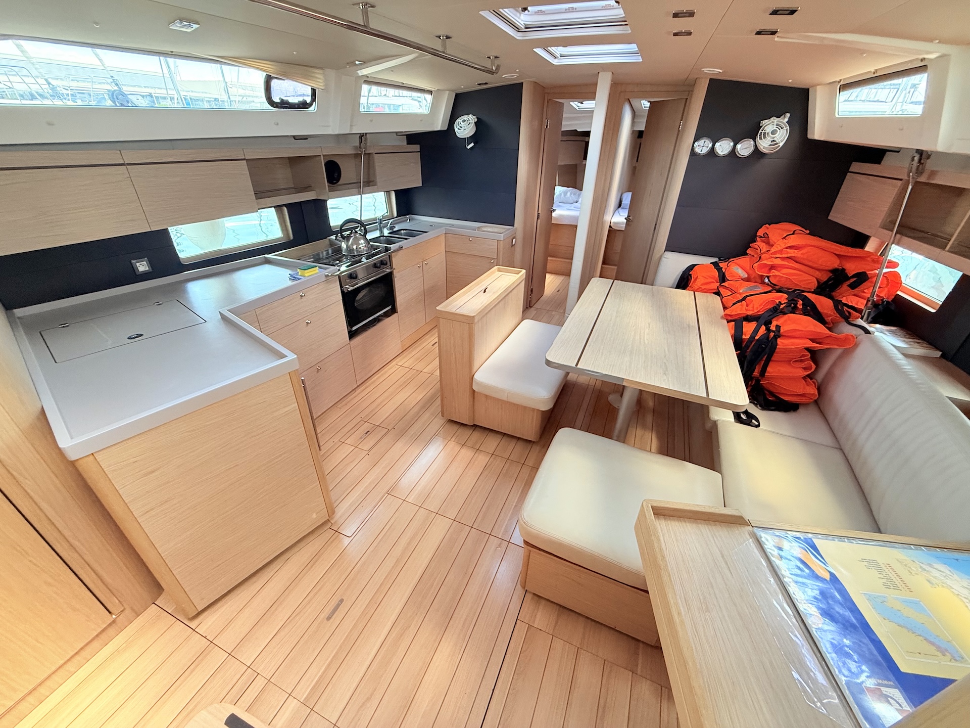 Oceanis 46.1 — photo 18